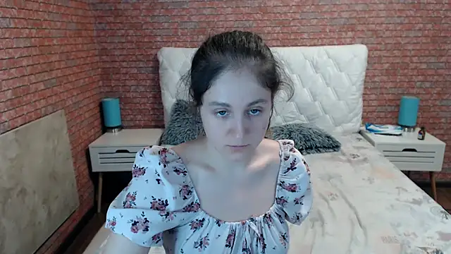 Holliy Cooper online show from July 2026 08:43:02 AM