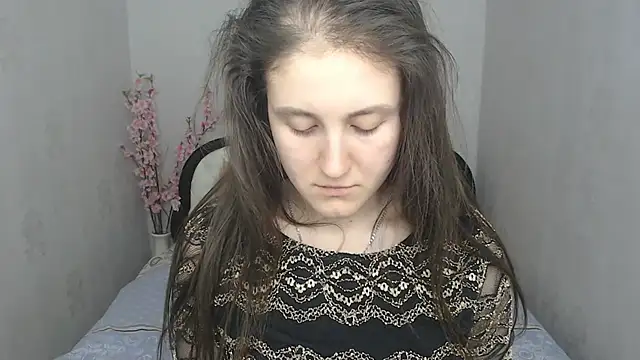 Holliy Cooper online show from February 2025 12:34:01 PM