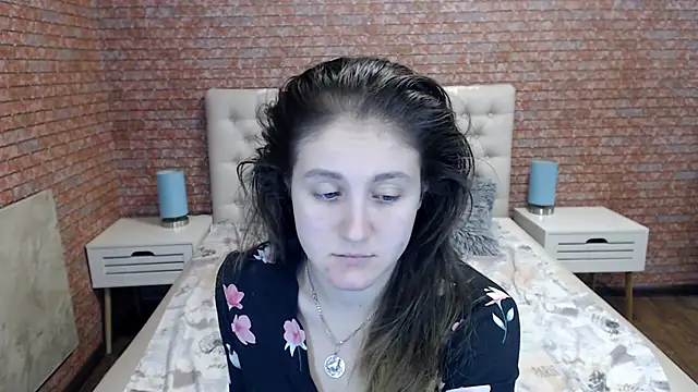 Holliy Cooper online show from September 2025 07:41:02 AM