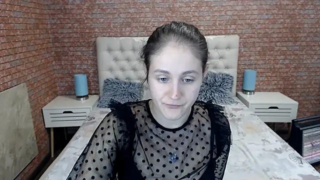 Holliy Cooper online show from October 2025 07:32:02 AM