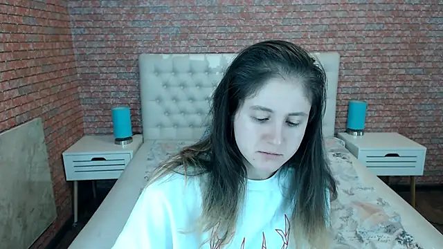 Snapshot of Holliy_Cooper chatting on November 2025 08:29:02 AM Holliy Cooper online show from November 2025 08:29:02 AM