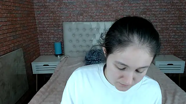 Snapshot of Holliy_Cooper chatting on November 2025 08:37:01 AM Holliy Cooper online show from November 2025 08:37:01 AM