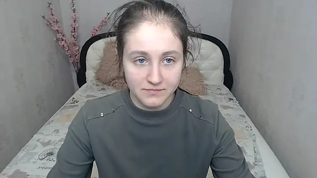 Holliy Cooper online show from April 2026 08:10:02 AM