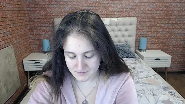 Holliy Cooper online show from September 2025 07:59:01 AM