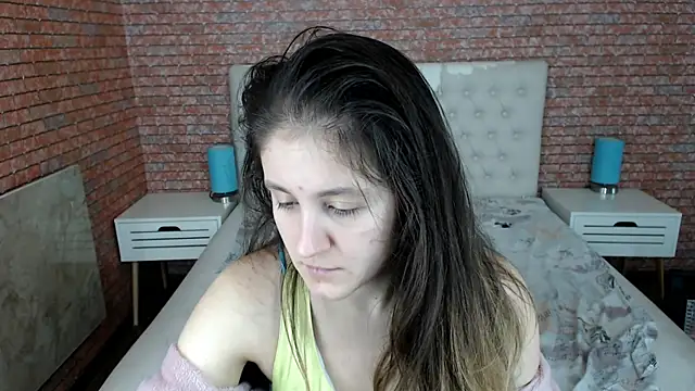 Snapshot of Holliy_Cooper chatting on November 2025 08:25:01 AM Holliy Cooper online show from November 2025 08:25:01 AM