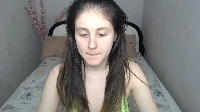 Snapshot of Holliy_Cooper chatting on May 2026 05:44:01 AM Holliy Cooper online show from May 2026 05:44:01 AM