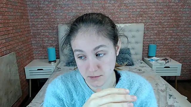 Snapshot of Holliy_Cooper chatting on October 2025 08:57:01 AM Holliy Cooper online show from October 2025 08:57:01 AM