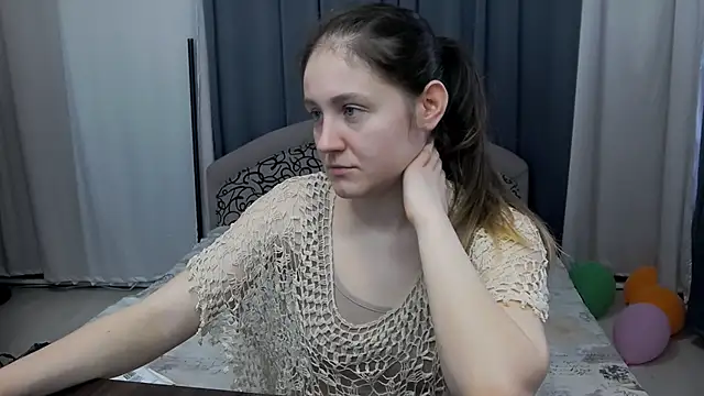 Holliy Cooper online show from April 2026 09:05:01 AM