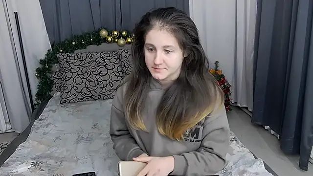 Holliy Cooper online show from January 2026 09:13:01 AM