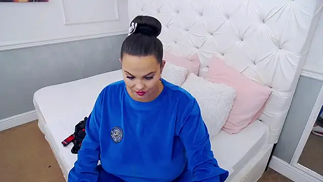 Snapshot of RavishingJenna chatting on November 2025 08:24:02 PM RavishingJenna online show from November 2025 08:24:02 PM