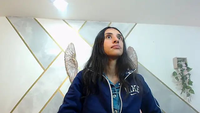 Snapshot of RoxanaCyrano_ chatting on November 2025 07:06:01 PM RoxanaCyrano online show from November 2025 07:06:01 PM