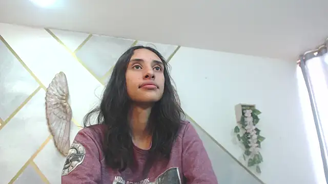 Snapshot of RoxanaCyrano_ chatting on February 2025 06:28:02 PM RoxanaCyrano online show from February 2025 06:28:02 PM