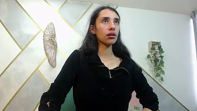 Snapshot of RoxanaCyrano_ chatting on November 2025 07:51:01 PM RoxanaCyrano online show from November 2025 07:51:01 PM