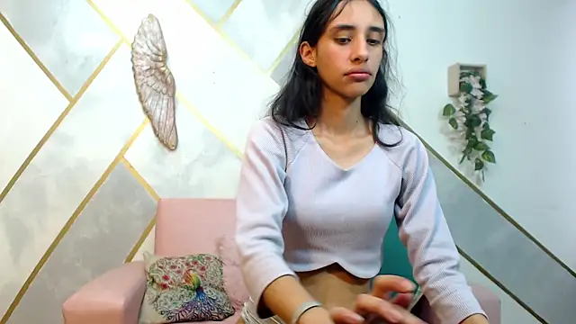 Snapshot of RoxanaCyrano_ chatting on November 2025 08:31:02 PM RoxanaCyrano online show from November 2025 08:31:02 PM