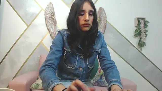 Snapshot of RoxanaCyrano_ chatting on January 2025 10:31:01 PM RoxanaCyrano online show from January 2025 10:31:01 PM