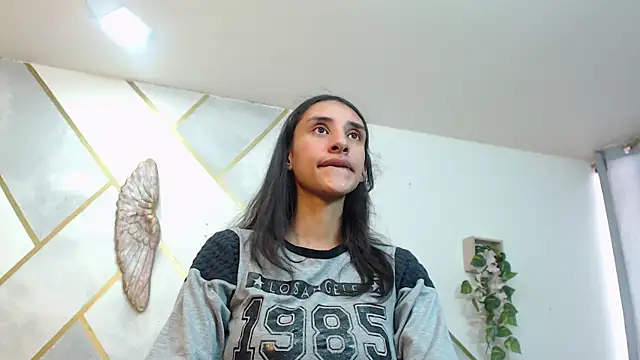 Snapshot of RoxanaCyrano_ chatting on November 2025 08:12:01 PM RoxanaCyrano online show from November 2025 08:12:01 PM