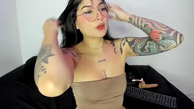 Snapshot of SweetBaby_nkl chatting on October 2025 03:19:01 AM SweetBaby nkl online show from October 2025 03:19:01 AM