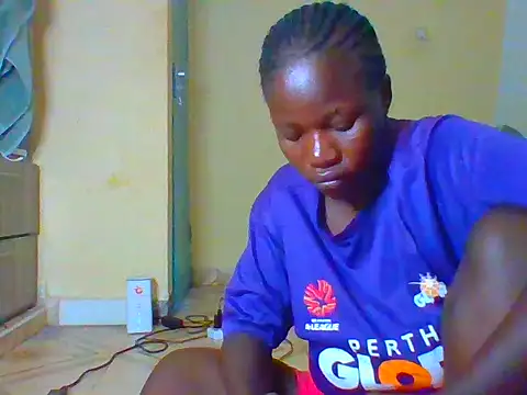 Snapshot of prettychic5 chatting on April 2026 05:21:02 AM prettychic5 online show from April 2026 05:21:02 AM