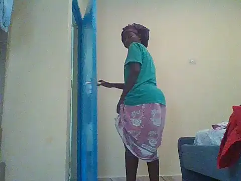 Snapshot of prettychic5 chatting on October 2025 12:28:01 PM prettychic5 online show from October 2025 12:28:01 PM