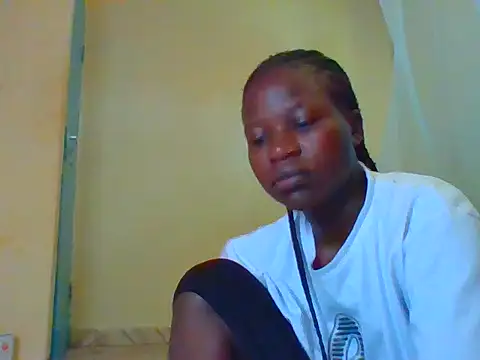 Snapshot of prettychic5 chatting on April 2026 06:32:02 AM prettychic5 online show from April 2026 06:32:02 AM