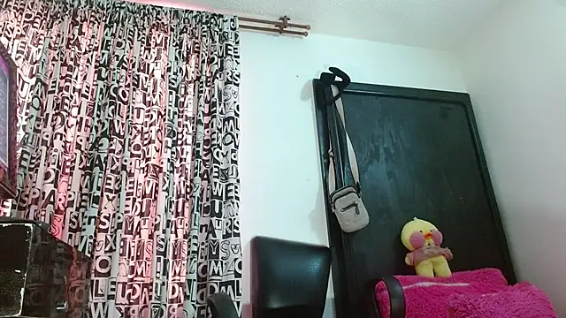 Snapshot of DULCE_ZOE chatting on September 2025 09:26:01 PM DULCE ZOE online show from September 2025 09:26:01 PM