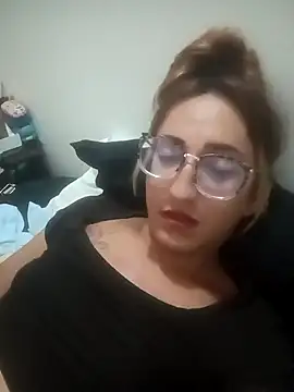 Snapshot of DULCE_ZOE chatting on October 2025 02:57:02 AM DULCE ZOE online show from October 2025 02:57:02 AM