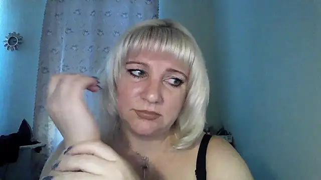 MeilomaWesa online show from October 2025 12:15:01 PM