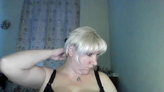 MeilomaWesa online show from December 2025 12:37:01 PM