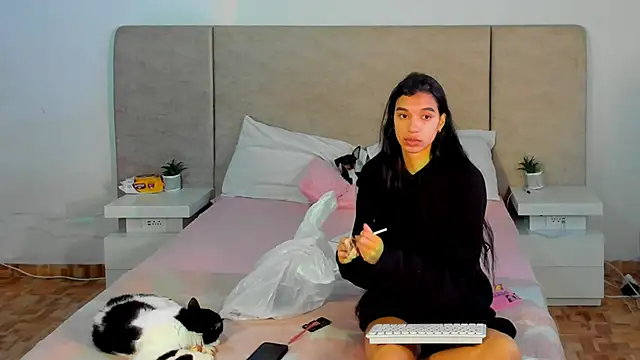 katt pelaez online show from October 2025 06:20:02 PM