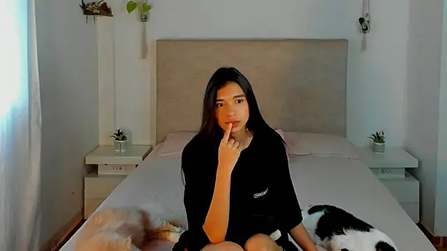 katt pelaez online show from February 2026 05:41:01 PM