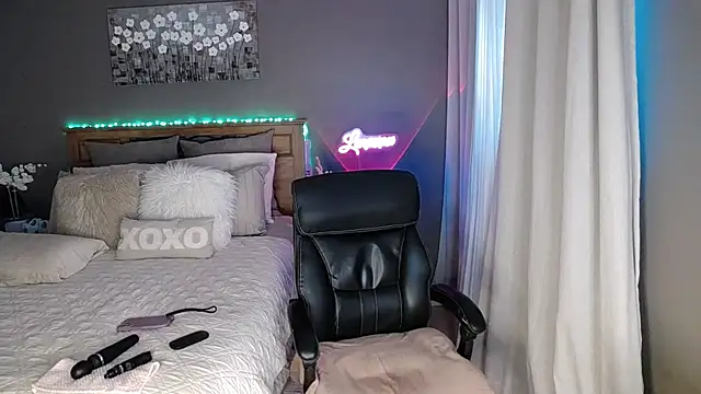 Lenaxox online show from March 2026 03:46:01 PM