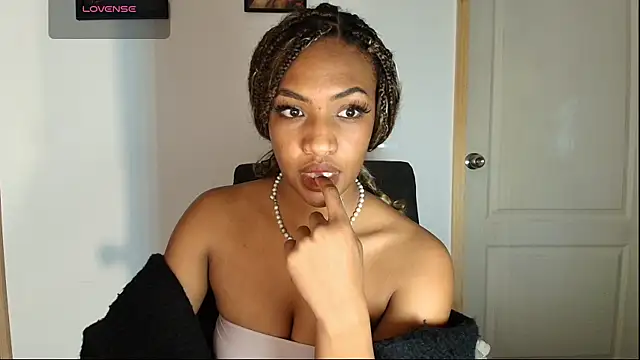 im alivys  online show from July 2026 12:22:01 AM