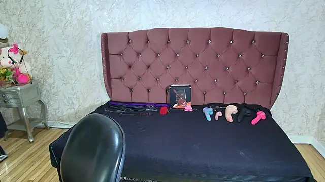 HannaCarrter online show from November 2025 11:15:02 AM