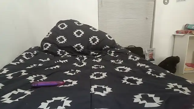 Peachestabby147 online show from October 2025 12:32:02 AM