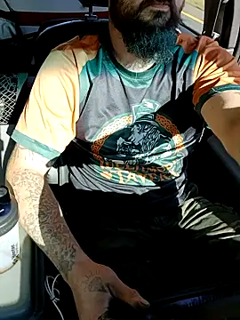 JObuddy661 online show from October 2025 07:18:01 PM