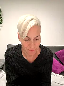 DarleenHot online show from October 2025 06:40:01 PM