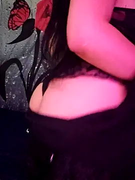 Snapshot of Zeina2024 chatting on December 2025 07:41:02 PM Zeina2024 online show from December 2025 07:41:02 PM