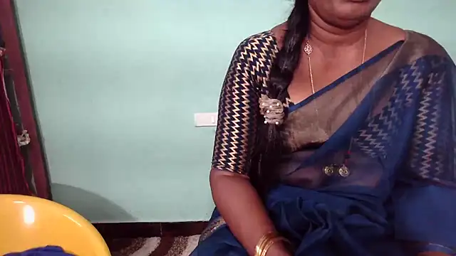 shrutitelugu69 online show from December 2025 10:17:02 AM