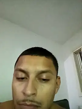 emrehliug12 online show from April 2026 06:17:01 AM