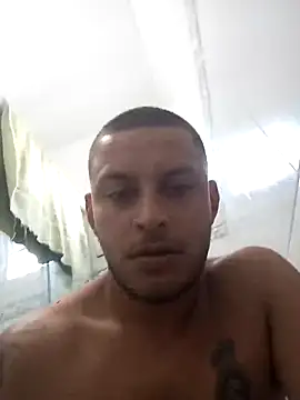 emrehliug12 online show from February 2026 09:56:01 PM