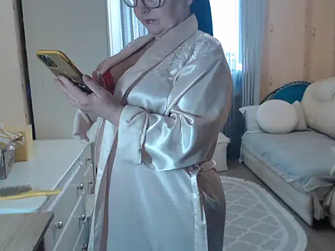 Alma44 online show from February 2026 08:58:01 AM