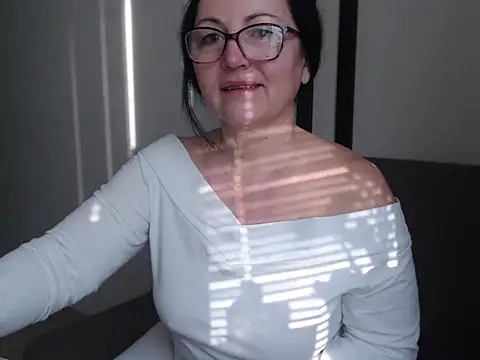 Alma44 online show from February 2026 06:24:02 AM