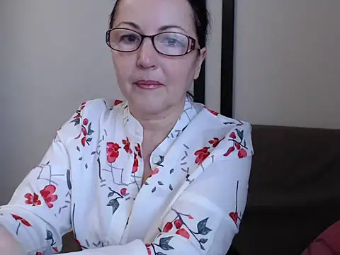 Alma44 online show from December 2025 06:17:02 AM