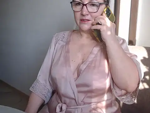 Alma44 online show from February 2026 07:03:02 AM