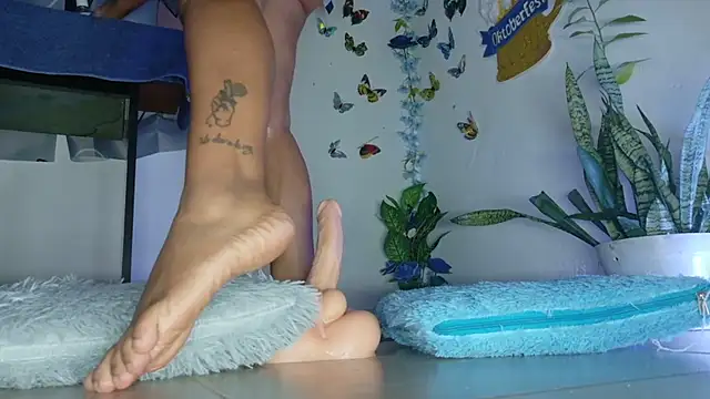 lucy hairypussy83 online show from September 2025 02:35:01 PM