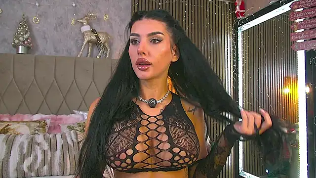 Snapshot of AmyBlair chatting on December 2025 09:30:02 AM AmyBlair online show from December 2025 09:30:02 AM