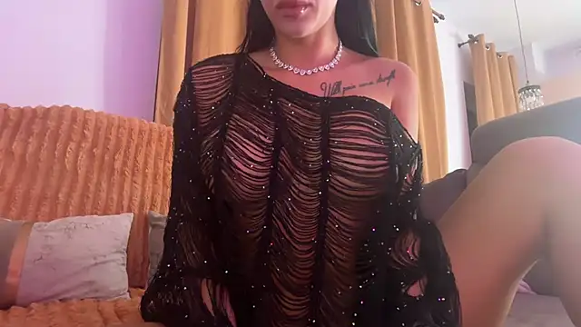 Snapshot of AmyBlair chatting on November 2025 07:35:02 PM AmyBlair online show from November 2025 07:35:02 PM