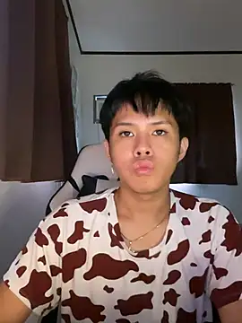 Plaxtique online show from December 2025 10:57:02 PM