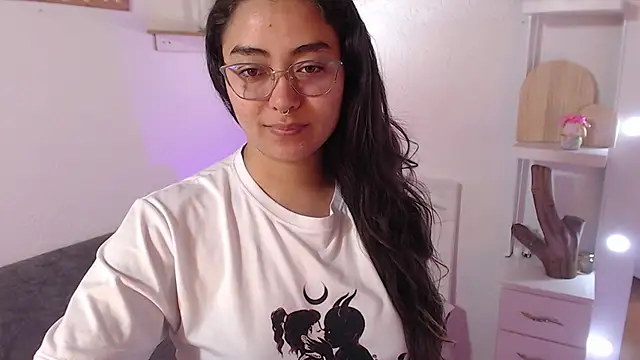  Kim  M online show from November 2025 12:16:01 PM