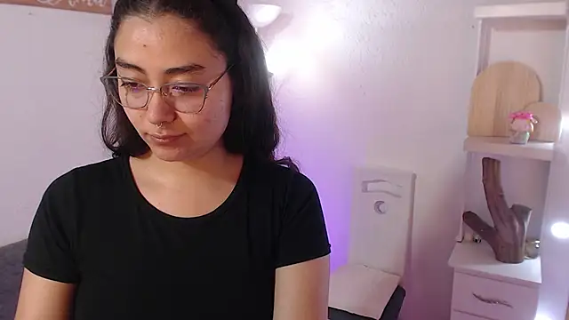  Kim  M online show from November 2025 03:15:01 PM